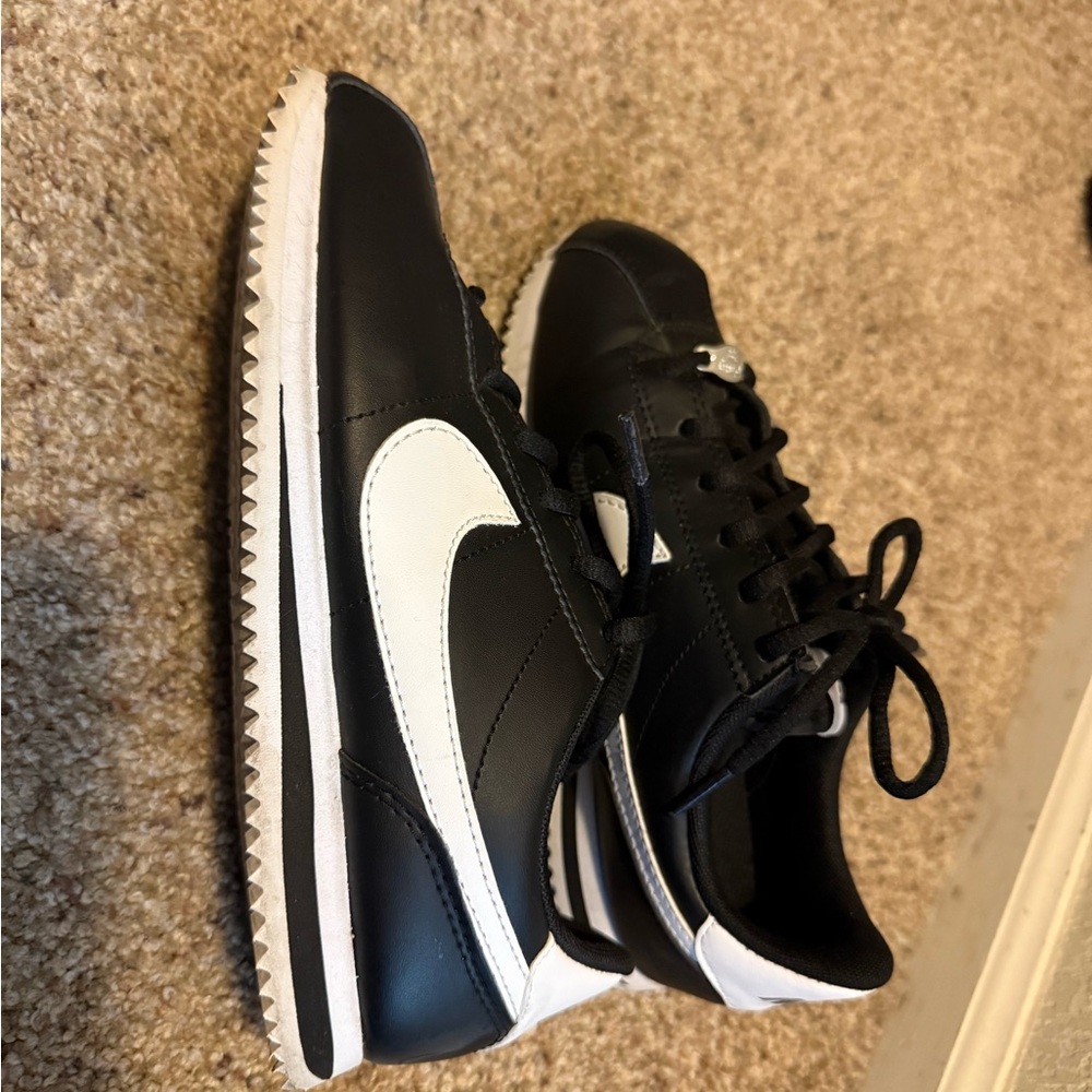 Nike Black and White Sneakers